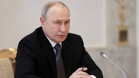 Európa hľadá človeka, ktorý bude rokovať s Putinom. V hre je niekoľko známych mien