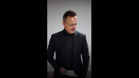 Maďarsko musí podľa EK vysvetliť údajné kontakty ministra s ruským Lavrovom