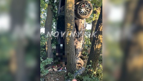 Muž (†30) zomrel pri tragickej nehode. Auto skončilo po náraze zapichnuté v zemi