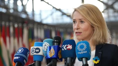 EÚ sa nedohodla na 20. balíku sankcií proti Rusku. Blokujú ho Maďarsko aj Slovensko