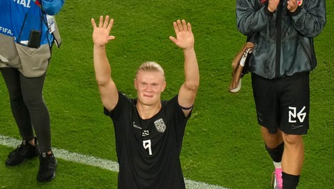 Dvojgólový HAALAND režíroval výhru Nórska, dva góly strelil aj MBAPPÉ
