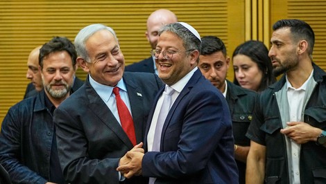 Izrael smeruje k predčasným voľbám. Poslanci otvorili cestu k pádu Netanjahuovej vlády