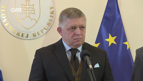 Ficovu debatu so študentmi v Poprade zrušili. Čakal ho tam nápis, že je zradca