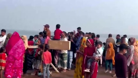 Autobus v Bangladéši sa zrútil do rieky: Hlásia najmenej 24 obetí