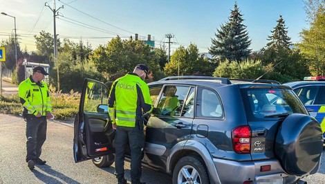 Koľko mŕtvych ešte musí pribudnúť, aby ste sa zobudili? Polícia posiela tvrdý odkaz