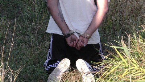 Vodič nezastavil policajtom a začal unikať. V aute viezol päť Ukrajincov