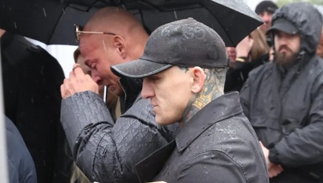 Pochovali Moniku JÁKLIOVÚ, nechýbal snúbenec ani Boráros