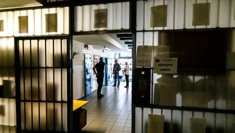Odsúdení si nemôžu dobiť kredit na telefonovanie. Systém vyradila z prevádzky chyba certifikátu