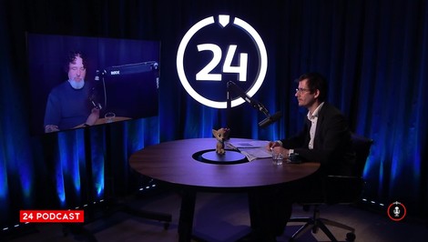 Sme v kaviarni: Fakle, vidly a povraz