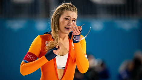 Nová kráľovná olympijských hier! Rýchlokorčuliarka Jutta Leerdam zlomila kliatbu a pobláznila svet!