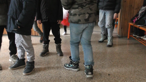 Mladík žiadal peniaze od detí a vyhrážal sa im. Hrozí mu až 12 rokov väzenia