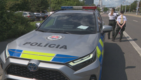 Na východe Slovenska sa zrazili tri autá. Dopravu riadi polícia