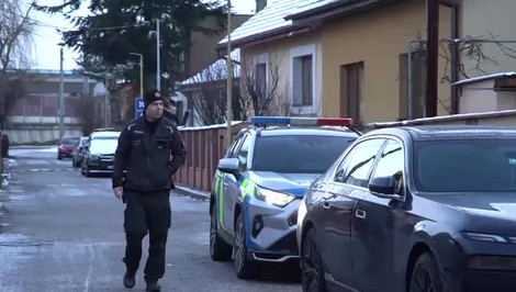 Vlámanie do domu nebohého rómskeho kráľa. Syn tvrdí, že sú pripravení na všetko