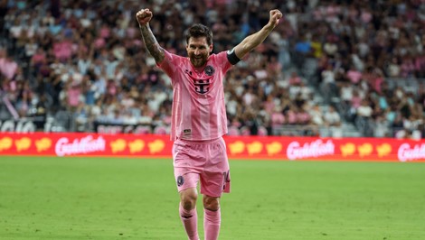MESSI skóroval z takmer nemožného uhla