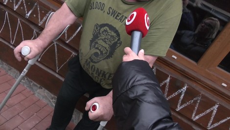 Prehovoril autor statusu so zbraňou pred protestami. Vzduchovku mal vraj na líšku