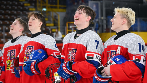 Kanada zlato neobháji, Česi budú hrať o medaily