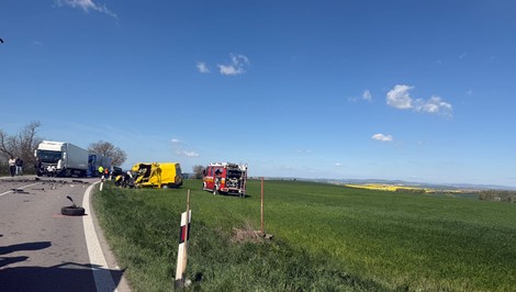 Pri Nitre sa zrazila dodávka s kamiónom. Vodič opísal, čo sa stalo