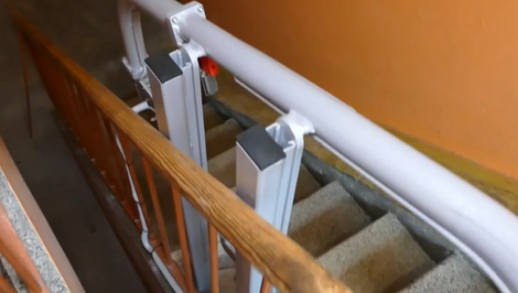 V Púchove poškodili schodiskovú plošinu pre ťažko postihnutú Emku