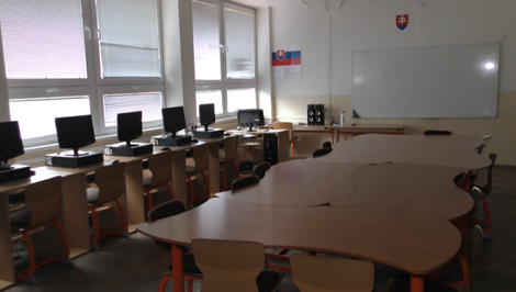 Slovensko má prvý etický kódex pre AI v školstve. Obsahuje pravidlá pre učiteľov, žiakov aj rodičov