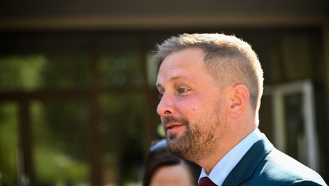 Šaško reaguje na útoky: Pri urgentných príjmoch pribudnú policajti