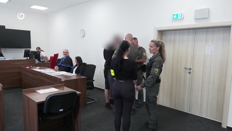 Proces pre smrť 6-mesačného dievčatka: Matka sa priznala, partner vinu odmieta