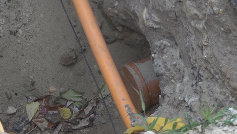 V obci odhaľujú čierne pripojenia na kanalizáciu pomocou modernej technológie