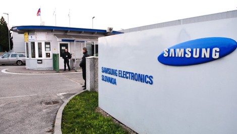 Hrozí odchod Samsungu zo Slovenska? Premiér čaká na oficiálne stanovisko