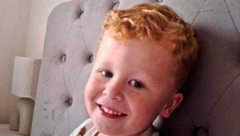 Zúfalý otec prosí o pomoc. Trojročný Noah zmizol z ihriska a nereaguje na svoje meno