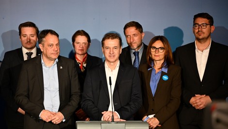 Tesný výsledok slovinských volieb: Súčasný premiér Golob stratil parlamentnú väčšinu