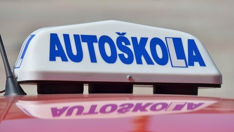 Nové pravidlá pre vodičov: Do autoškoly sa bez tohto dokladu nedostanete