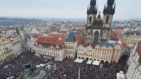 Na podporu Pavla sa ľudia stretli na Staromestskom námestí. Milion chvilek chce veľkú manifestáciu