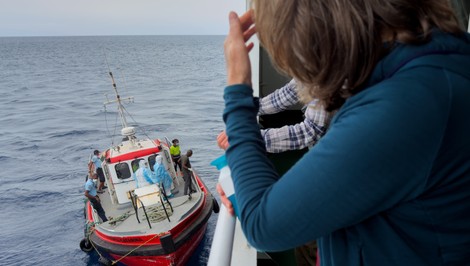 Výletná loď s výskytom hantavírusu dorazila na Tenerife, pasažierov čaká repatriácia