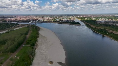 Zápasíme so silným suchom. Hydrológ narovinu o tom, s čím musia Slováci prestať