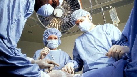 Bývalý anestéziológ dostal doživotie. Otrávil 30 pacientov, 12 z nich zomrelo