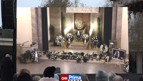 Slzy, potlesk a silné slová! Česko sa lúčilo s Patrikom Hezuckým (†55), Mareš ledva zadržiaval emócie