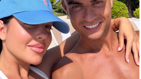 Svadba roka už cez víkend? Ronaldo a Georgina sú pripravení, predviedli dokonalé figúry v plavkách!