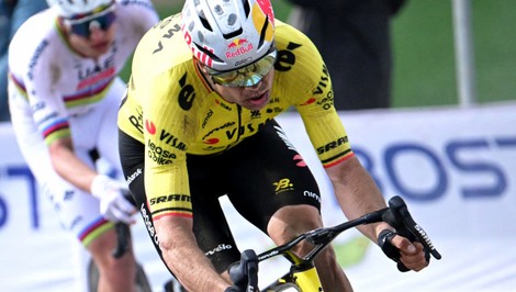 POGAČAR našiel premožiteľa. VAN AERT kráľom Paríž - Roubaix