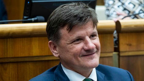 Poslanec Alojz Hlina posilňuje SaS ako riadny člen