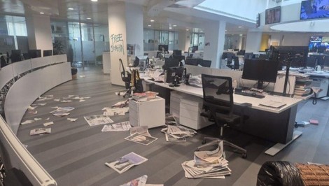 Propalestínski demonštranti vtrhli do redakcie. Reakcia z OSN pobúrila aj premiérku