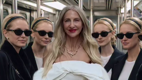 Obliekajte sa štýlovo bez ohľadu na vek: 5 zásad, ktoré by mala poznať každá zrelá žena!