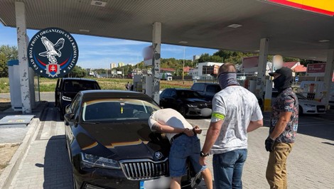 Akcia DRON pokračuje: Zadržali cudzinca, ktorý mal na objednávku pripravovať útok na závod