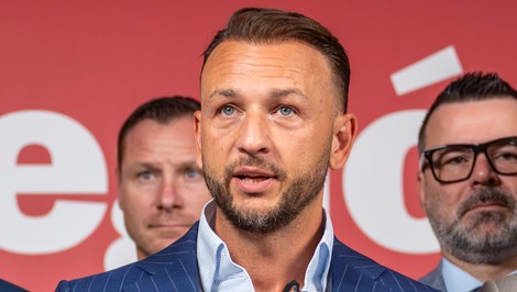 Tri mimovládky spustili petíciu za odchod Šutaja Eštoka. Hovoria o bezpečnostnej hrozbe
