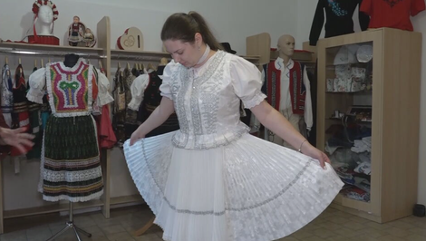 Kroje, farby a tradície: Oslava kultúrneho dedičstva na prešovskom plese