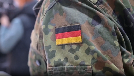 Nemeckí poslanci schválili novú podobu vojenskej služby, má aj prvok povinnosti