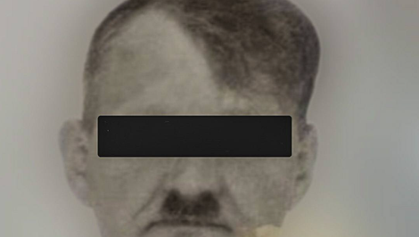 Na batohu nosil odznaky s hákovým krížom. Muža obvinili a stíhajú väzobne