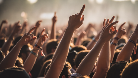 Krvavá noc vo Francúzsku: Festival sa zmenil na sériu útokov a sexuálneho násilia