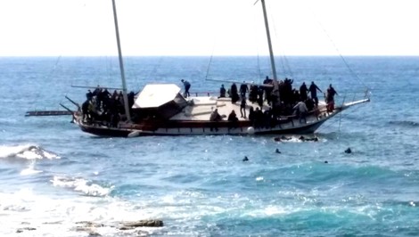 V Indickom oceáne sa potopila loď s utečencami, stovky ľudí sú nezvestných