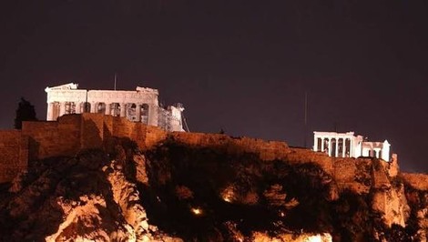Útok v Aténach: Muž pri Akropole pobodal dvoch turistov