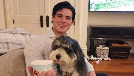 Kontroverzný influencer bojuje o život: Jeho livestream sa zmenil na nočnú moru!