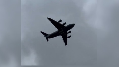 Čo priviezol? Americký vojenský Boeing pristál v Moskve